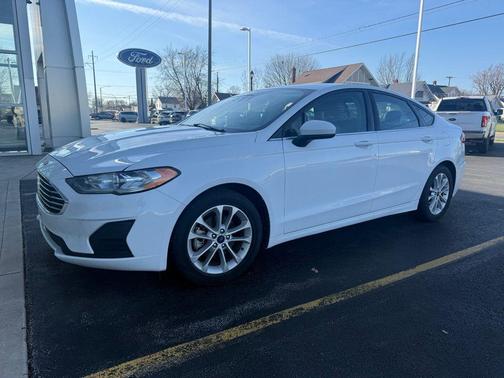 2020 Ford Fusion SE