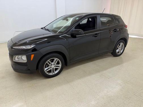 Ultra Black 2020 Hyundai KONA SE