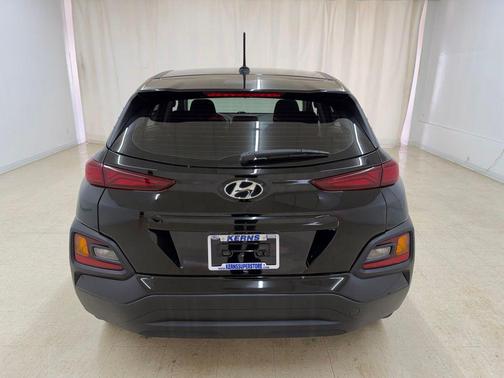 Ultra Black 2020 Hyundai KONA SE