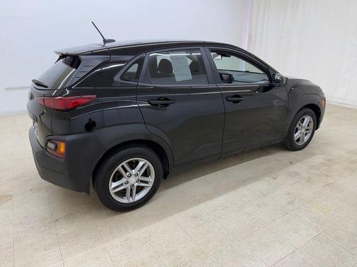Ultra Black 2020 Hyundai KONA SE