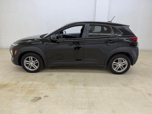 Ultra Black 2020 Hyundai KONA SE
