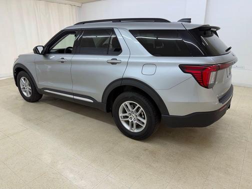 Silver Metallic 2025 Ford Explorer Active