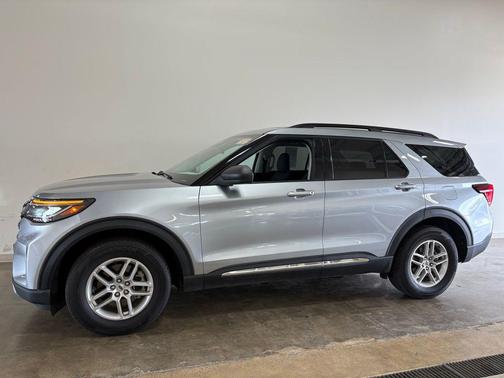 Silver Metallic 2025 Ford Explorer Active