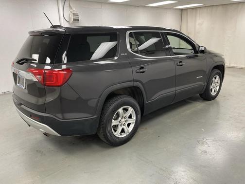 2017 GMC Acadia SLE-1