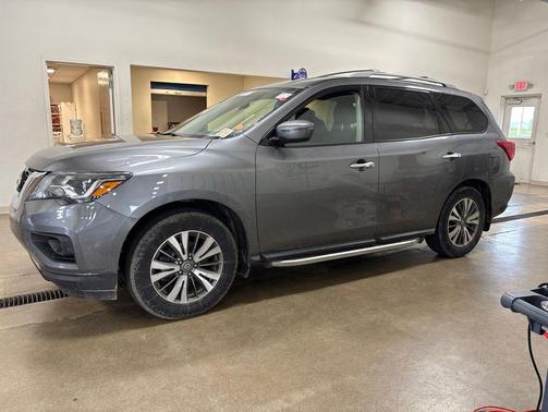 Gun Metallic 2020 Nissan Pathfinder SV 2WD