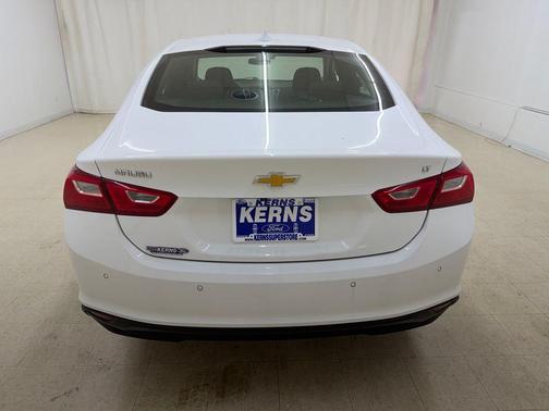 Summit White 2024 Chevrolet Malibu FWD 1LT