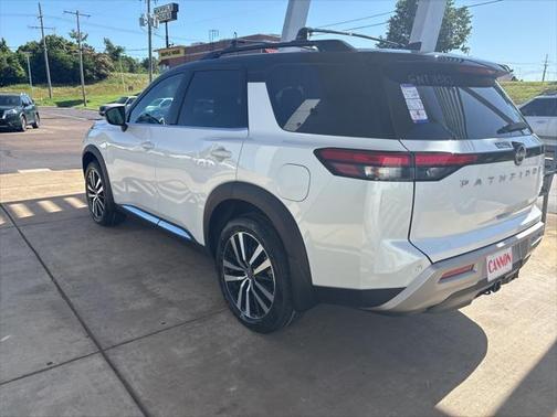 2025 Nissan Pathfinder Platinum FWD