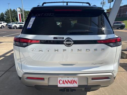 2025 Nissan Pathfinder Platinum FWD