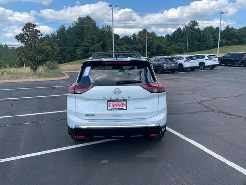 2025 Nissan Rogue Platinum