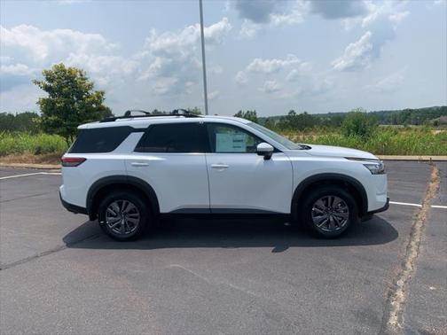 2025 Nissan Pathfinder SV FWD