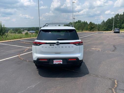 2025 Nissan Pathfinder SV FWD