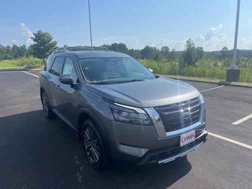 2025 Nissan Pathfinder SL FWD