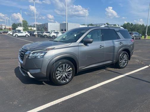 2025 Nissan Pathfinder SL FWD