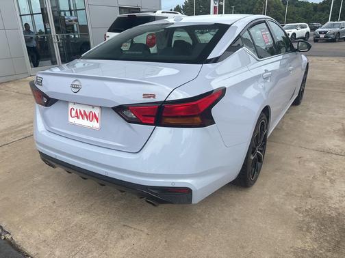 2024 Nissan Altima SR FWD