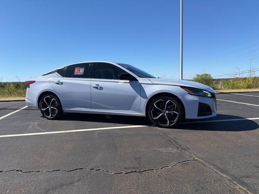 2024 Nissan Altima SR FWD