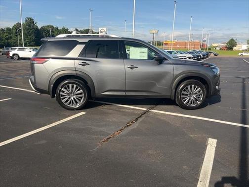 2025 Nissan Pathfinder SL FWD