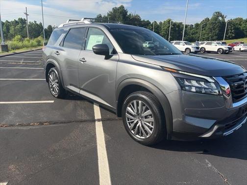 2025 Nissan Pathfinder SL FWD