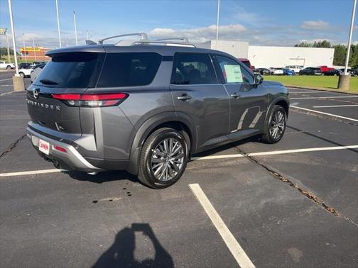 2025 Nissan Pathfinder SL FWD