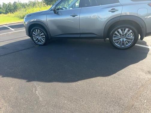 2025 Nissan Pathfinder SL FWD