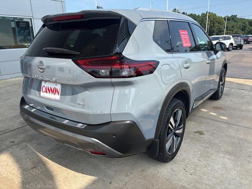 2022 Nissan Rogue SL