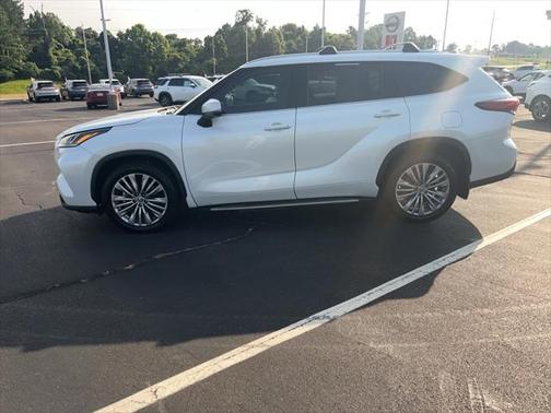 2022 Toyota Highlander Platinum