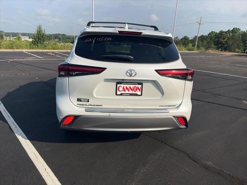 2022 Toyota Highlander Platinum