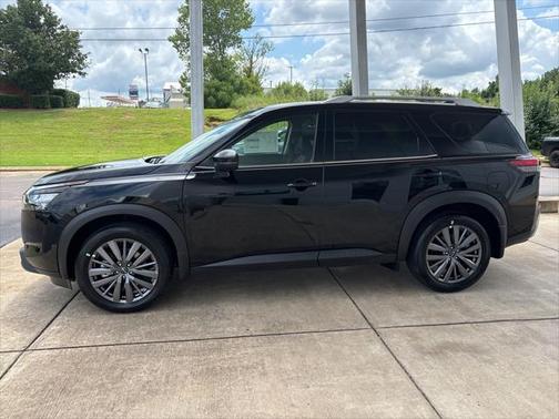 2025 Nissan Pathfinder SL FWD