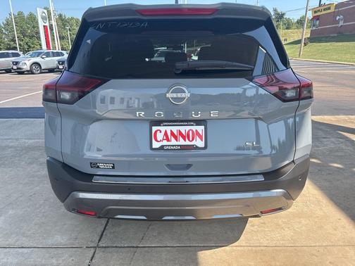 2022 Nissan Rogue SL
