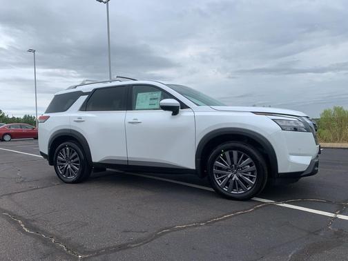 2025 Nissan Pathfinder SL FWD