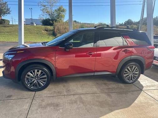 2025 Nissan Pathfinder SL FWD