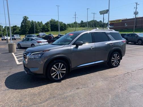 2023 Nissan Pathfinder Platinum FWD