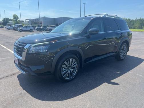 2025 Nissan Pathfinder SL FWD