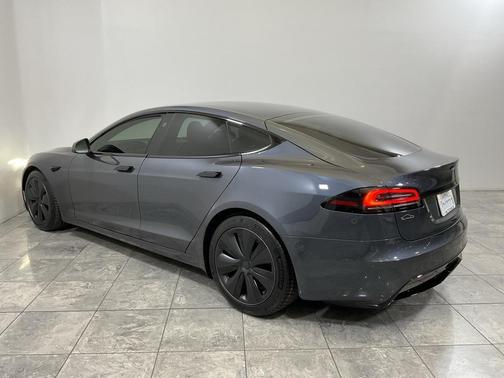 2022 Tesla Model S Base
