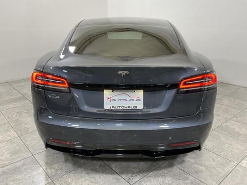 2022 Tesla Model S Base