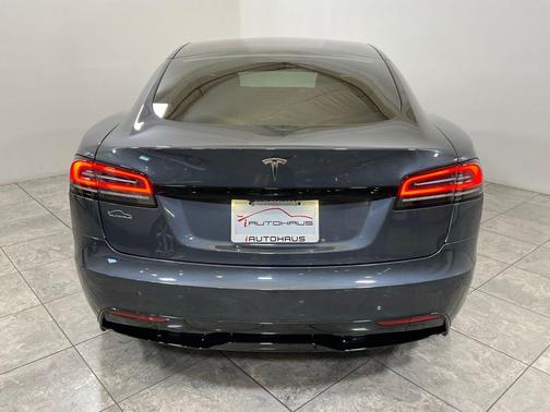 2022 Tesla Model S Base
