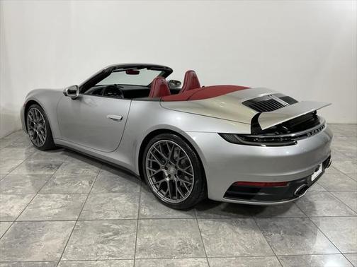2022 Porsche 911 Carrera