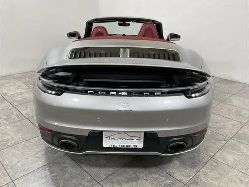 2022 Porsche 911 Carrera