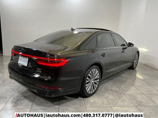 Mythos Black Metallic 2019 Audi A8 55