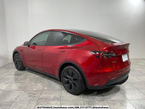 2025 Tesla Model Y Long Range Single Motor Rear-Wheel Drive
