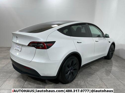 2024 Tesla Model Y Long Range Single Motor Rear-Wheel Drive