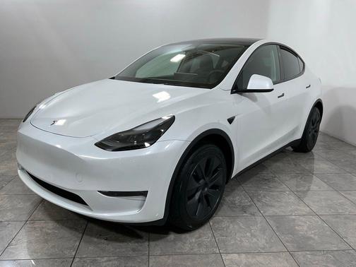 2024 Tesla Model Y Long Range Single Motor Rear-Wheel Drive