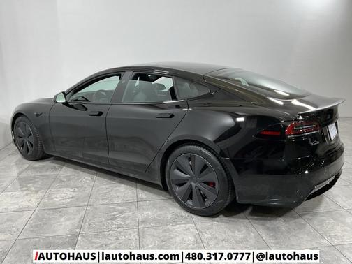 2025 Tesla Model S Plaid