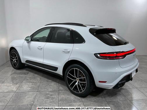 2023 Porsche Macan Base