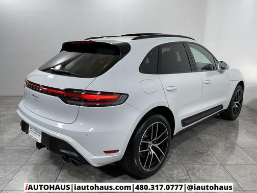 2023 Porsche Macan Base