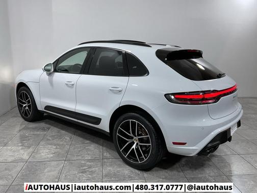 2023 Porsche Macan Base