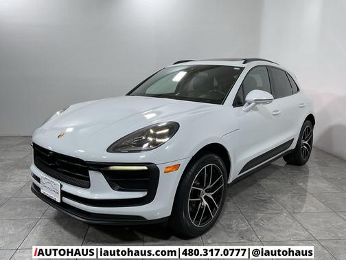 2023 Porsche Macan Base