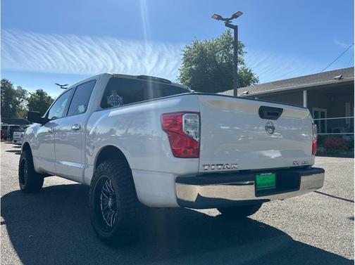 2019 Nissan Titan SV