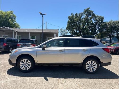 Gold 2015 Subaru Outback 2.5i Premium
