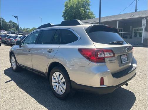Gold 2015 Subaru Outback 2.5i Premium