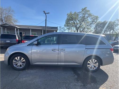 Lunar Silver Metallic 2017 Honda Odyssey EX-L